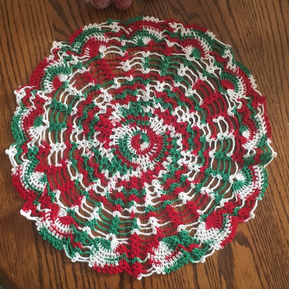 HANDMADE  Crochet Round Cotton Lace Table Doily  14” Round Red, White, Green - Picture 4 of 5